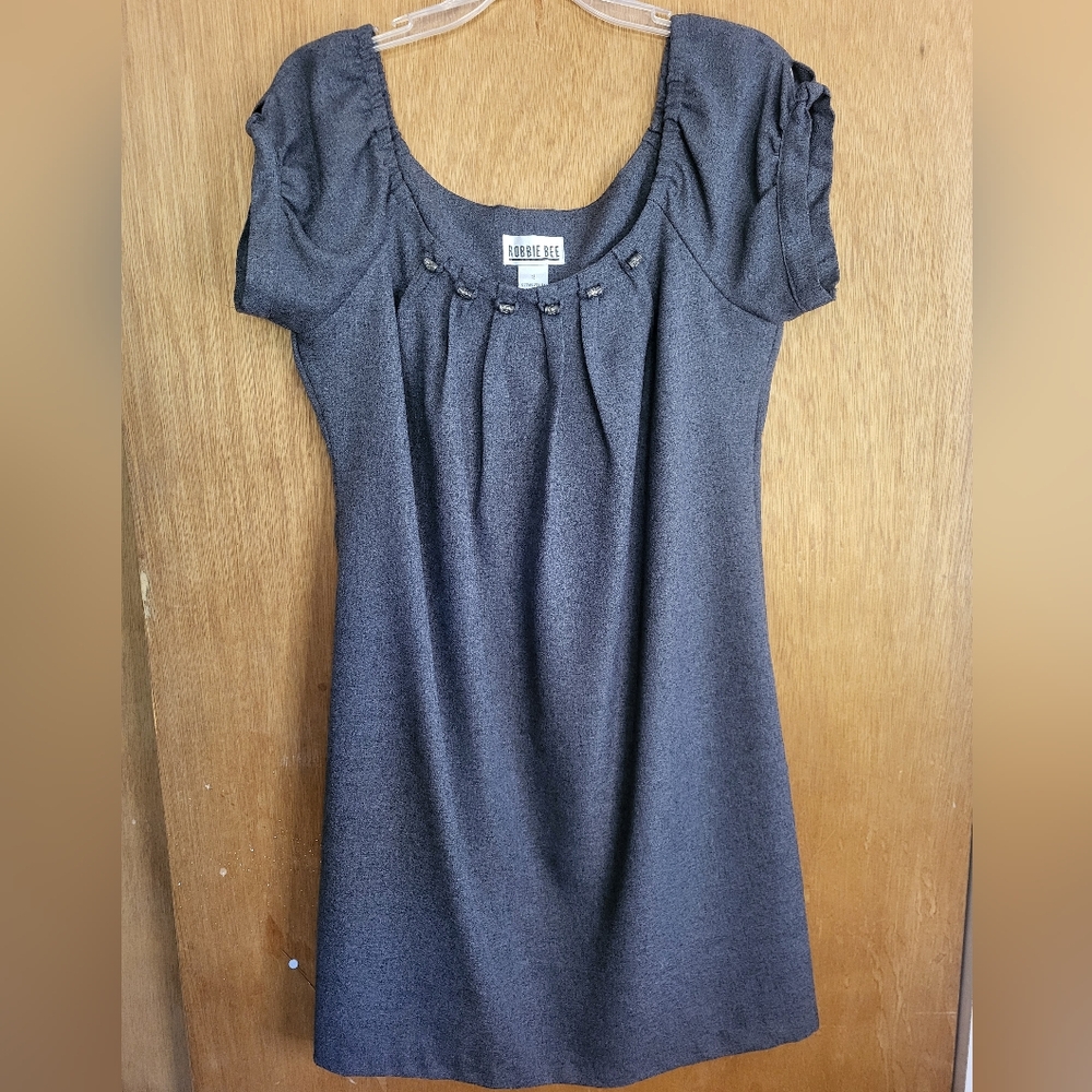 Robbie Bee Heather Gray Short Sleeve Pleated Dress. Size 12